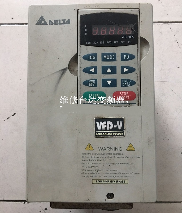 山東 煙臺專業(yè)維修臺達(dá)變頻器變頻器，承接全國的臺達(dá)變頻器變頻器維修業(yè)務(wù)和煙臺及周邊地區(qū)的安裝調(diào)試業(yè)務(wù)。我們將用精湛的技術(shù)、優(yōu)質(zhì)的服務(wù)為您排憂解難！  臺達(dá)變頻器變頻器維修，可快速解決臺達(dá)變頻器變頻器故障：整流模塊損壞、逆變模塊損壞、上電無顯示、顯示過電壓或欠電壓、顯示過電流或接地短路、電源與驅(qū)動(dòng)板啟動(dòng)顯示過電流、空載輸出電壓正常，帶載后顯示過載或過電流、有顯示無輸出等。     VFD300VL4